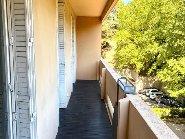 A LOUER T2 MEUBLE DE 49.08 M² AVEC BALCON DE 9M² 45 MONTEE DES FORTS A CALUIRE ET CUIRE, Caluire et cuire 69300