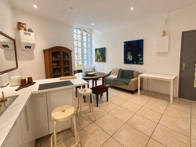 A LOUER T2 meublé de 33 m² en centre ville de Montpellier