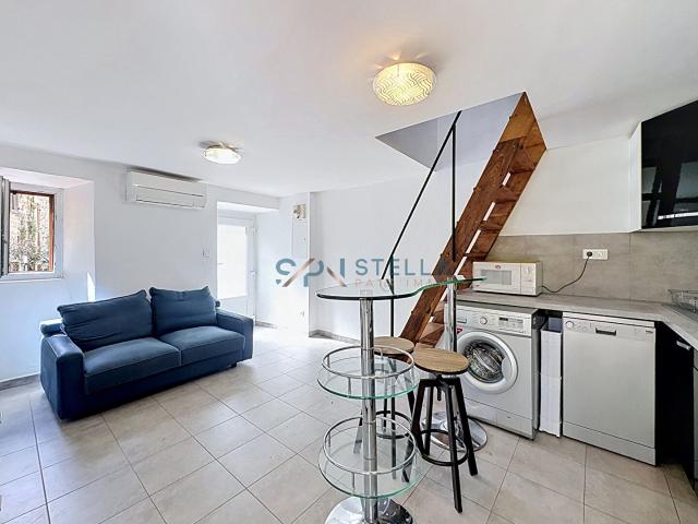 À louer, T2 meublé en duplex avec extérieur à Véro