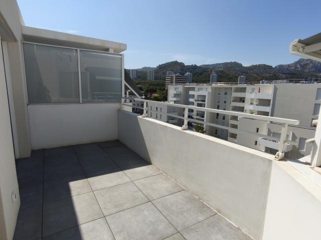 À LOUER – T2 NEUF AVEC TERRASSE, PISCINE ET BOX – MARSEILLE 8ᵉ