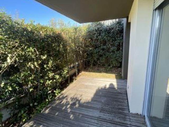A LOUER T2 NON MEUBLE DE 46M2 AVEC TERRASSE ET JARDIN CASTELGINEST