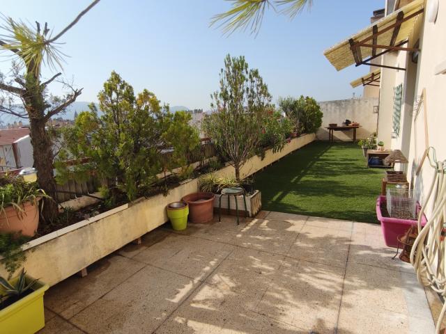 À LOUER – T2 AVEC GRANDE TERRASSE – MARSEILLE 5ᵉ