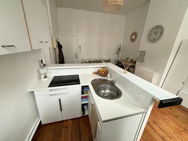 a louer: t2 à lille•• 707 €