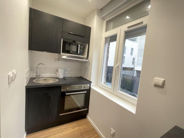 a louer: t2 à lille•rue alain de lille moulins• 690 €