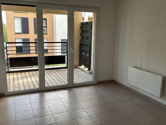 À LOUER – T2 DE 35 M² AVEC TERRASSE DE 10 M² ET PLACE DE PARKING