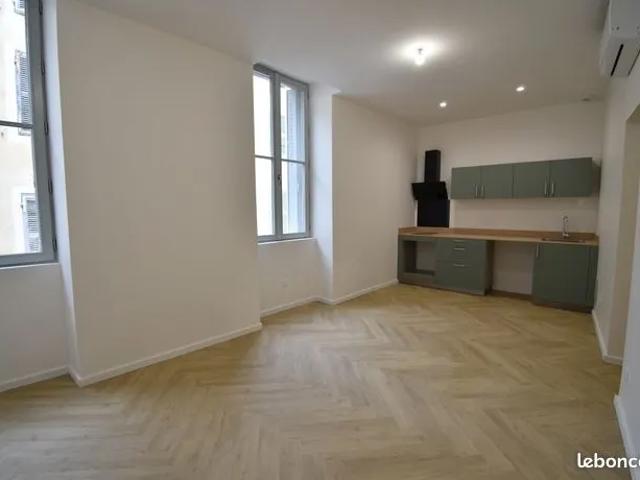 À LOUER – T2 de 37,35 m² rénové à neuf, en plein centre ville de Montélimar