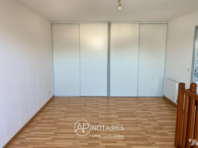 À LOUER T2 EN DUPLEX AVEC BALCON ET GARAGE LA BOUËXIÈRE Situé à La Bouëxière, découvrez cet.