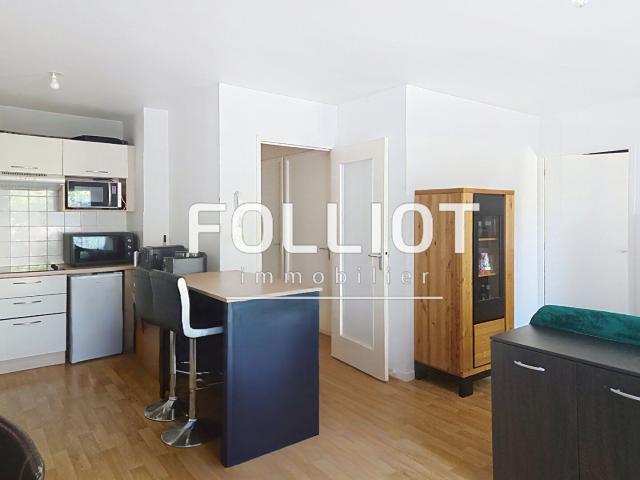 A LOUER T2 en rez de jardin avec garage à Fougères Réf. 2562AB CHAU
