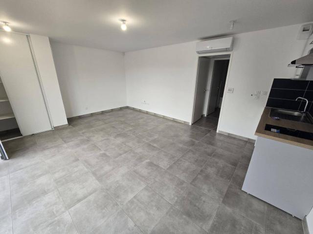 À LOUER T2 EN REZ DE JARDIN AVEC PARKING TOULOUSE 31200