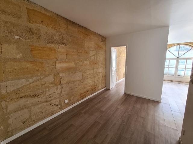 A louer T2bis 76.69 m2 + terrasse Bordeaux