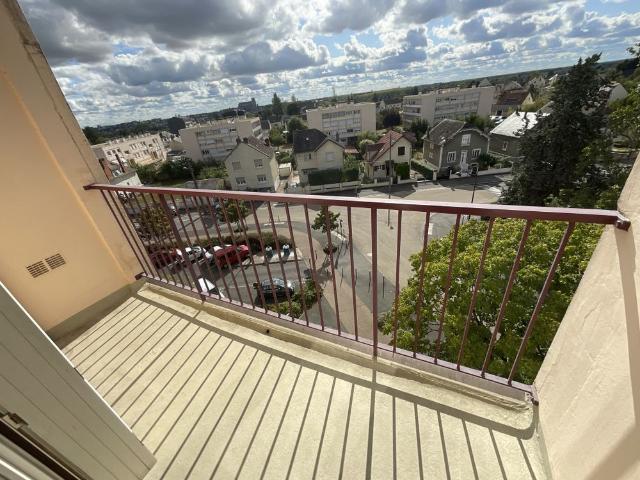 A LOUER T3 avec garage, balcons et cave 60.30m²