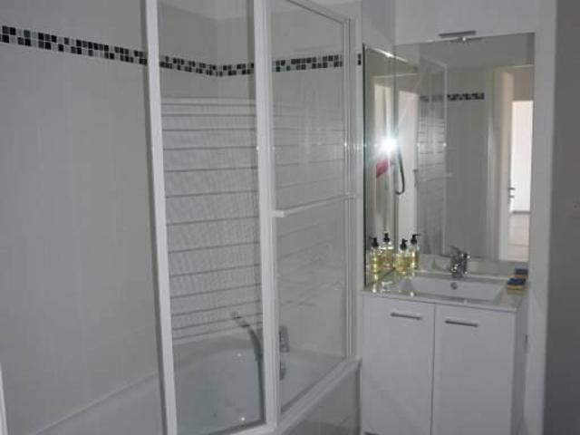 A LOUER T3 AVEC PARKING BALCON ET CAVE EN DERNIER ETAGE SAINT ANDRE