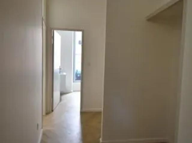 À LOUER – T3 de 57,45 m² rénové à neuf, en plein centre ville de Montélimar