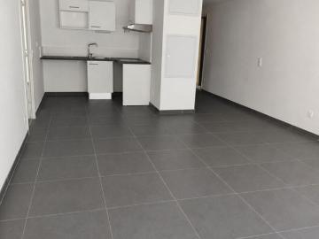 A LOUER T3 récent avec balcon et parking