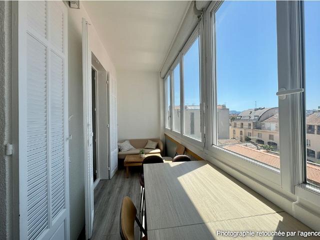 A louer un appartement de T3 meublé vEntre LONGCHAMP et SAINT CHARLES