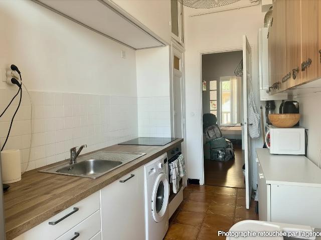 A louer un appartement de T3 meublé vEntre LONGCHAMP et SAINT CHARLES