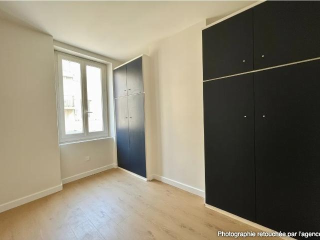 A louer un appartement de 3 pièces à à Marseille 13006 Quartier LODI