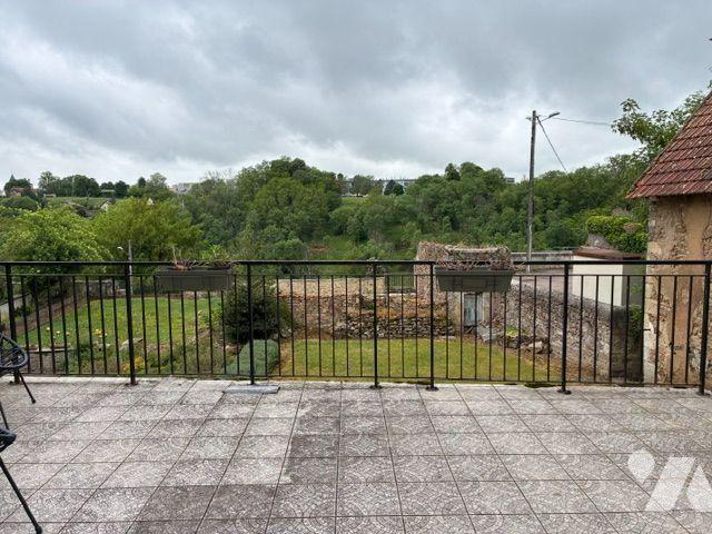 A LOUER: Un Appartement en duplex type F4 de 90 m² situé Rue des merciers à AVALLON 89200 com.