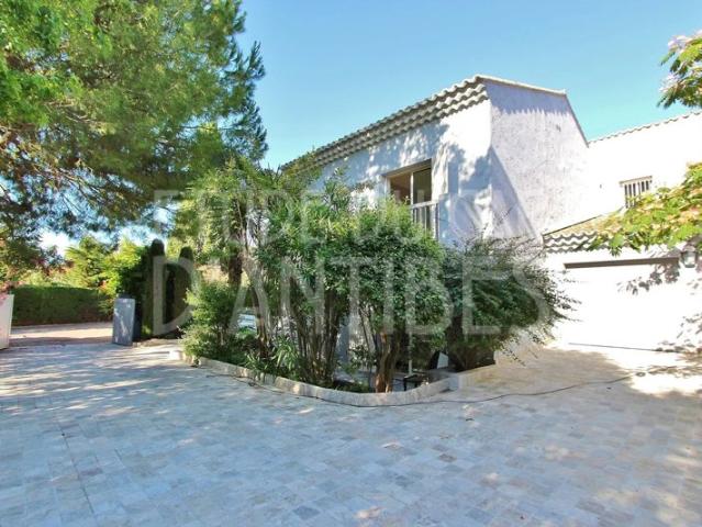 A louer Villa Cap d'Antibes néo provençale
