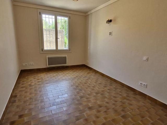 A LOUER VILLA T4 JARDIN ET GARAGE
