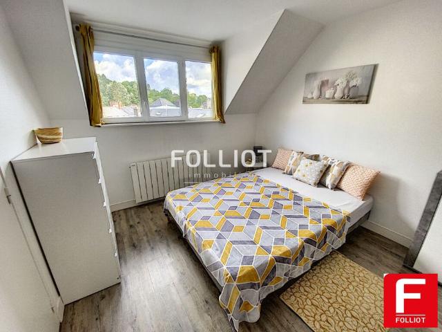 A LOUER VILLEDIEU Centre STUDIO EQUIP� et MEUBL� 3�me �tage