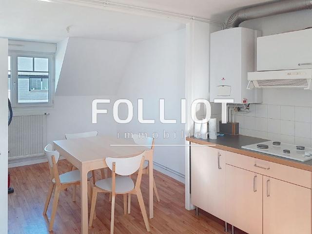 A LOUER Villedieu les Poles Appartement T3 de 50 m avec garage