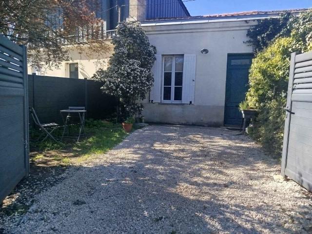 A LOUER Villenave d’Ornon. Maison meublée de 65 m² – État neuf – Bas Chambéry