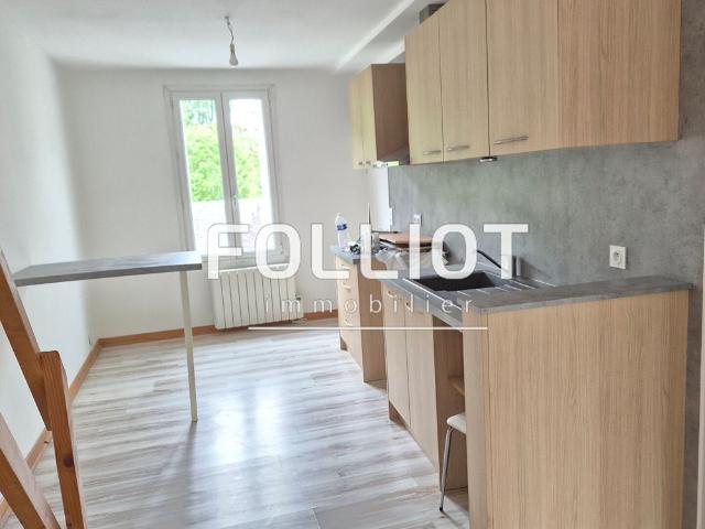 A LOUER VIRE QUARTIER ST ANNE BEAU T3 RNOV EN DUPLEX AVEC POELE A GRANULS