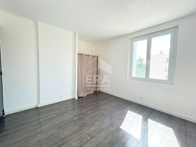 A LOUER 13860 PEYROLLES EN PROVENCE APPARTEMENT MEUBLE TYPE 3 PIECES D'ENVIRON 51M² AVEC CAVE PRIVATIVE