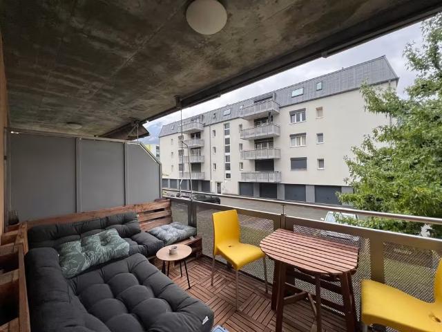 A louer 2.5 pièces au 1er étage