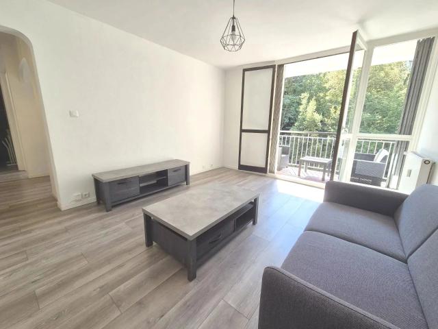 A LOUER 2 PIECES MEUBLE