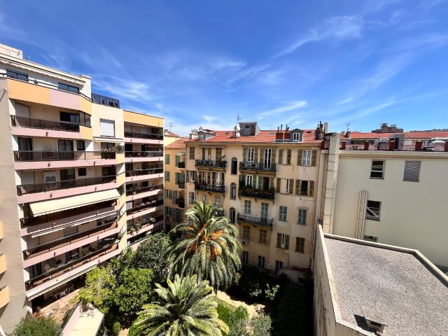 A LOUER 2 PIECES 43 M2, LES HESPERIDES NICE MASSENA