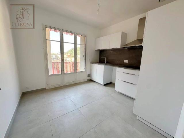 A LOUER 3 P RENOVE BALCON PARKING