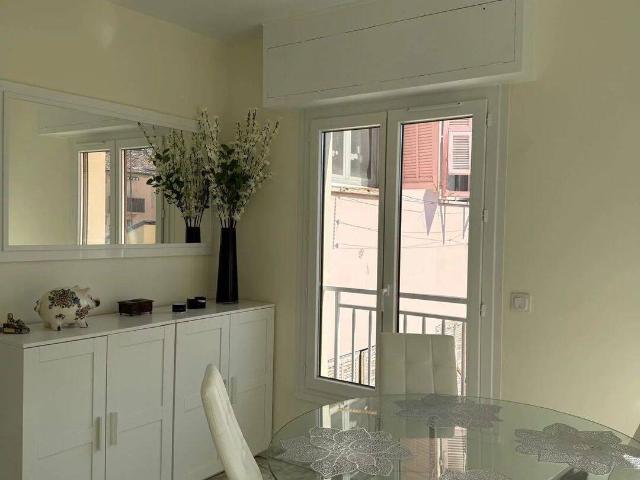 A LOUER 3 PIECES MEUBLE