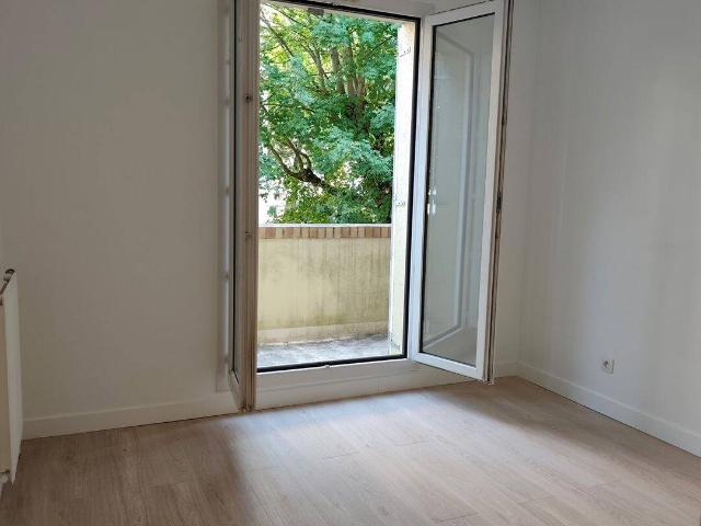 A LOUER 3 PIECES AVEC BALCON PLAISIR