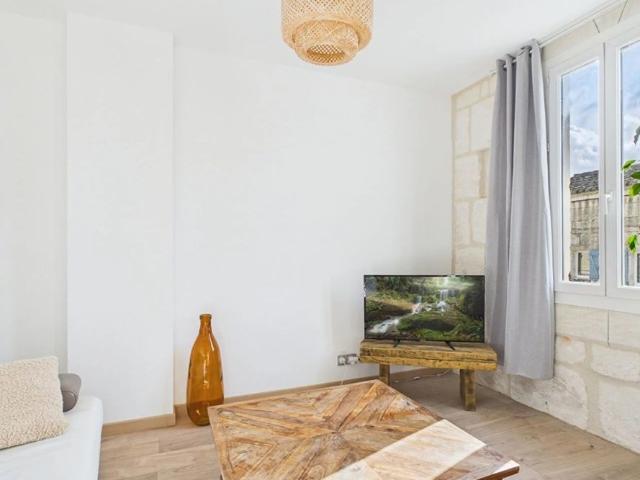 A LOUER: 4 pièces au centre de Maussane Les Alpilles