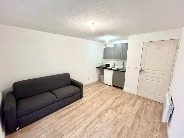 A LOUER 57 RUE BARBERIS NICE QUARTIER DE RIQUIER 06300: Appartement 1 pièce de 20 M²