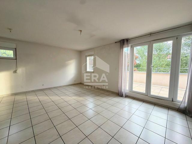 A LOUER 84120 PERTUIS QUARTIER MARIE MAURON APPARTEMENT TYPE 3 PIECES AVEC TERRASSE, GARAGE ET PLACE DE STATIONNEMENT