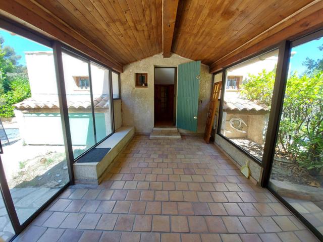 À louerVilla T5 avec piscine, jardin et garage Bouc Bel Air