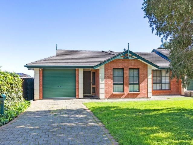 A lovely 2 Bedroom Unit in a Quiet Location