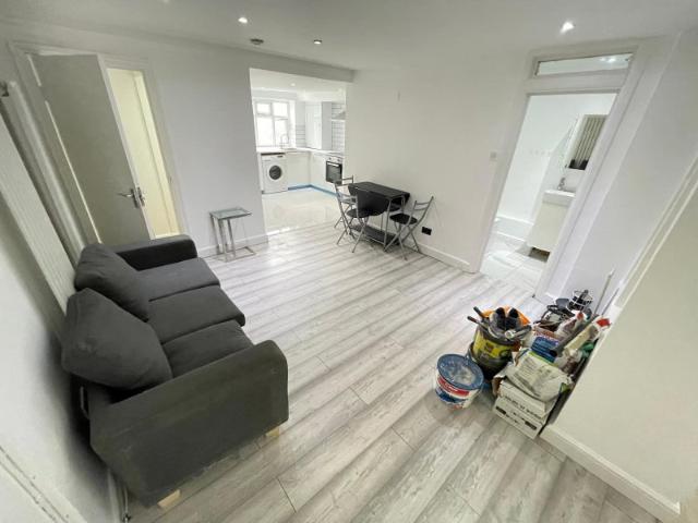 A lovely 3 bed flat for rent Finsbury park!