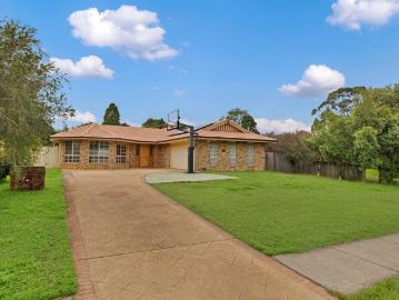 A Lovely Family Home in Sought After Location!