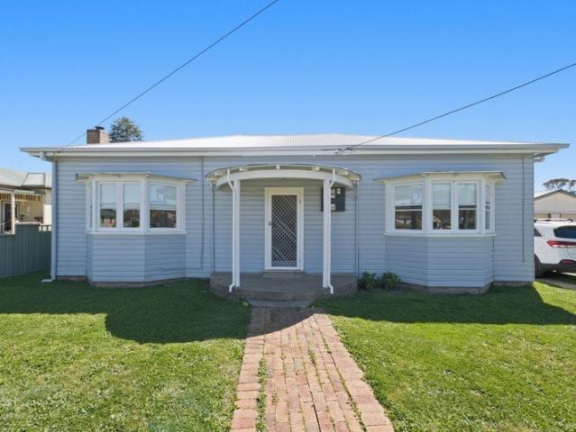 A Lovely Home in Walcha Ready for You to Make Your Own!