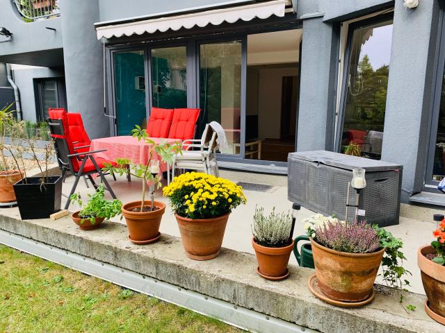A Lovely Home with Private Terrace in Berlin Steglitz