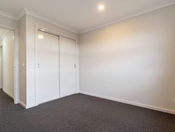 A lovely light and bright 4 bedroom townhouse