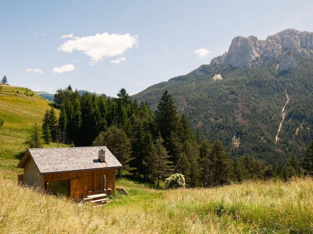 A panoramic chalet nestled in an exclusive location, capable of enchanting at first sight and touching the heart