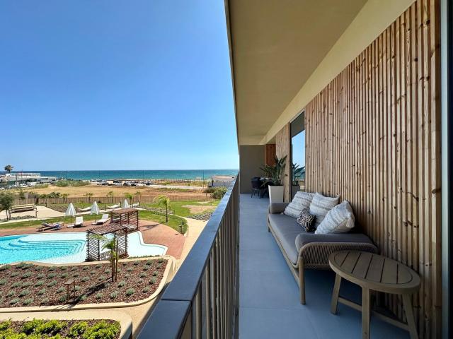 A passos da praia, apartamento T2 num condominio de luxo
