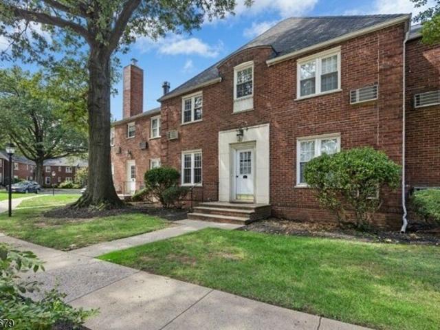 A Parkway Vlg, Cranford, Condo For Sale