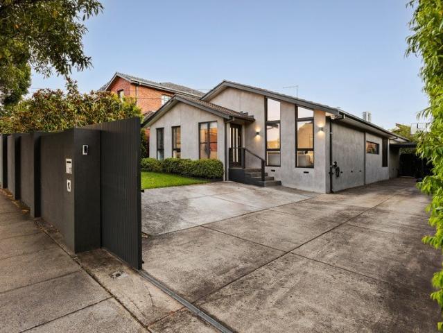 A Parkside Gem in the McKinnon Zone