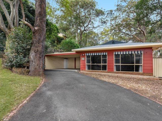 A Peaceful Mount Lofty Retreat Amongst the Trees With Grassy Backyard & Park Access!